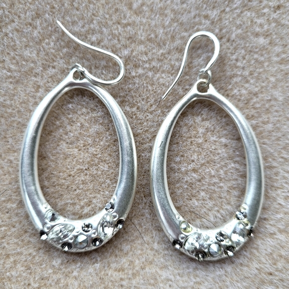 Bundle of Macy's silver earrings - Picture 5 of 6